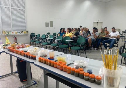 Foto da equipe Preservalle e equipe gestora da Escola Diogo Ribeiro