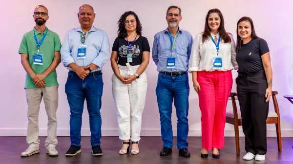Foto dos palestrantes, em pé